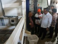 Menteri Desa Tengok Pabrik Beras Berkonsep Digital di Sukabumi