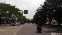 Rudianto segera menghidupkan motornya.