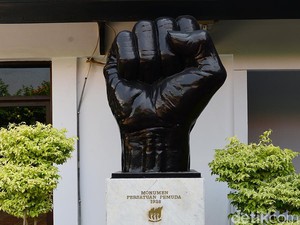 90 Tahun Dongeng Keindonesiaan