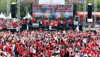 Ribuan masyarakat bekasi hadir dalam acara Kirab Kebinekaan tersebut di Alun-alun kota Bekasi, Minggu (10/9).