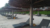 Ah, pagi hari ternyata jadi hal paling romantis di pantai Club Med Bintan. Hanya berlangsung sekitar 30 menit, sunrise jadi intan di Pulau Bintan (Bonauli/detikTravel)