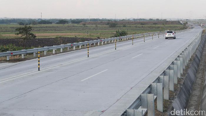 Jalan Tol (Foto: Grandyos Zafna) Jalan Tol (Foto: Grandyos Zafna)