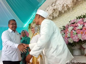 Menteri Desa Mendadak Jadi Tamu Pernikahan Warga Sukabumi