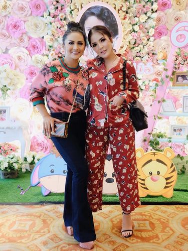 Nindy Dinyinyirin Netizen karena Pakai Piyama ke Pesta Ultah Anak KD