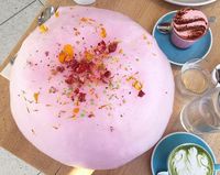 Wah! Ada Burger Manis Tersembunyi dalam <i>Cotton Candy</i> yang Cantik