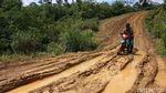 Beratnya Jalan Menuju Desa Terdepan di Batas Indonesia-Malaysia