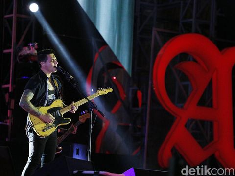 Dashboard Confessional Kirimkan 'Orang Suci' dari Bali untuk Korban Badai