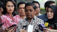 Idrus Marham memberikan keterangan pers terkait kedatangannya.