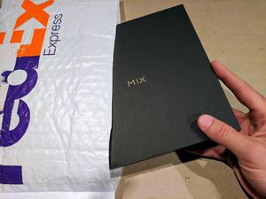 Hugo Barra Pamer Dus Xiaomi Mi Mix 2