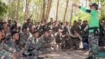 Tentara AS Belajar Bertahan Hidup di Hutan dari Marinir Indonesia