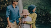 Saat itu, Bella juga bisa langsung akrab dengan anak Emran dari pernikahan sebelumnya. Bella juga akur dengan mantan istri Emran (Foto: Dok. Instagram @alvasus)