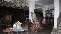 Begini suasana di rumah duka yang berada di Jalan Raya Banda Nomor 1-Takmung, Klungkung, Bali.Foto: Prins Davud Saut/ detikHOT