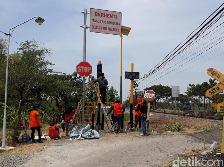 Cegah Kecelakaan, Empat EWS Dipasang di Pasuruan dan Probolinggo Cegah Kecelakaan, Empat EWS Dipasang di Pasuruan dan Probolinggo