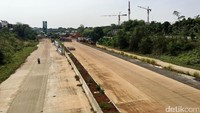 Untuk ruas proyek tol yang berada di antara Jalan Raya Bogor hingga ke Jalan Raya Margonda, saat ini sudah menunjukan kemajuan dengan jalan beton di kedua arah dan tinggal menyelesaikan pekerjaan pembatas jalan.