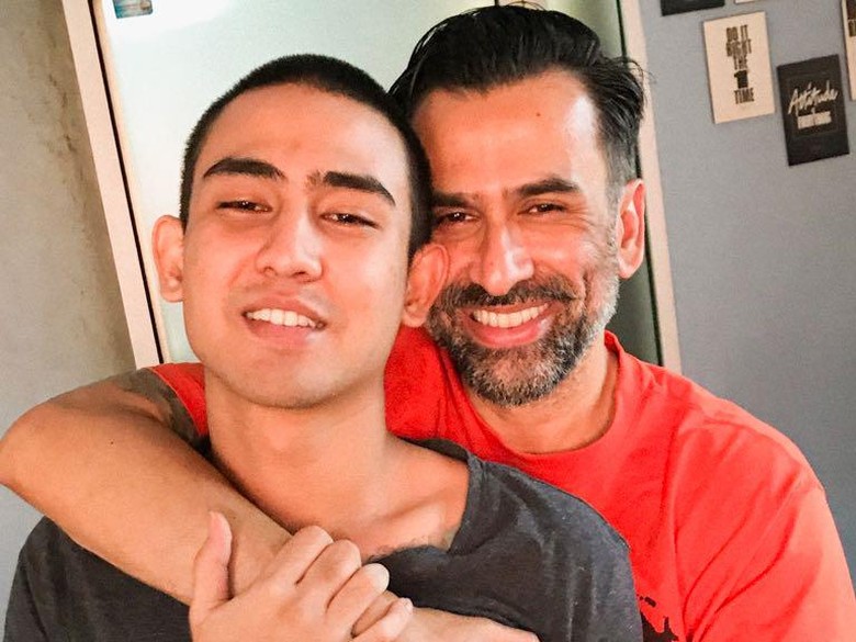 Jalani Sidang Perdana Kasus Psikotropika, Keluarga Kuatkan Axel Matthew Jalani Sidang Perdana Kasus Psikotropika, Keluarga Kuatkan Axel Matthew