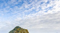 Ada pula yang berpendapat ini adalah kuburan para raja atau para penguasa di zaman dulu. Di abad ke-16 ditemukan sisa-sisa tulang belulang manusia yang menandakan kalau ada 5 jasad yang dimakamkan di Newgrange (Thinkstock)