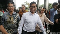 Pahala N Mansury keluar gedung KPK.