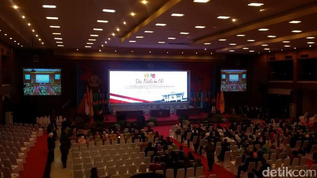 Jokowi Hadiri Puncak Perayaan Dies Natalis ke-60 Unpad