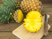 Apa Benar Makan Nanas Bisa Membuat Cairan Vagina Terasa Manis?