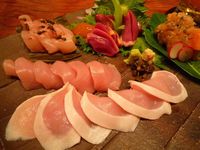 'Chicken Sashimi' Makin Populer, Amankah Makan Sajian Daging Ayam Mentah Ini?