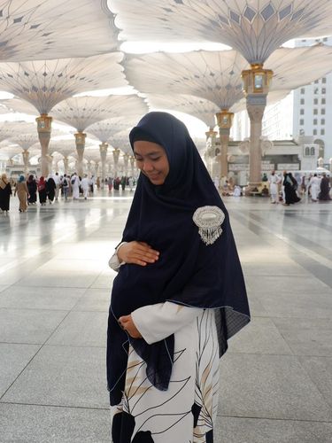 Naik Haji Saat Hamil, Oki Setiana Dewi Ingat Perjuangan Istri Nabi