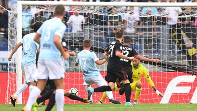 Lazio Benamkan Milan