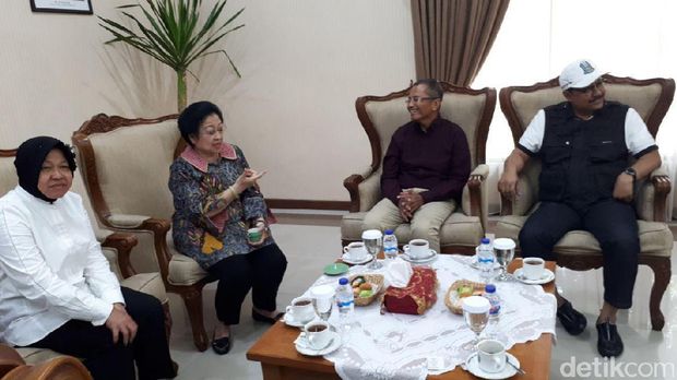 Megawati di dalam ruang VVIP Juanda/