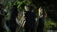 Beberapa menit sebelum beraksi, Chris Carrabba, Scott Schoenbeck, Armon Jay dan Ben Homola sudah bersiap-siap.