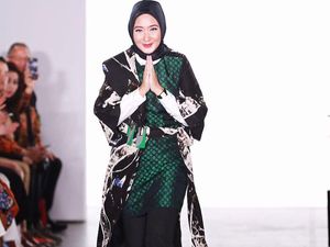 Cerita Dian Pelangi yang Ditatap Sinis karena Berhijab Saat Traveling