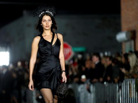 Putri Cindy Crawford Eksis Bareng Bella Hadid dan Kendall Jenner di NYFW