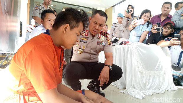 Herwan (21) yang merupakan otak pelaku kejahatan ditangkap di tempat persembunyiannya pada Sabtu (9/9) di Ulak Kemang, Pampangan, Ogan Komering Ilir
