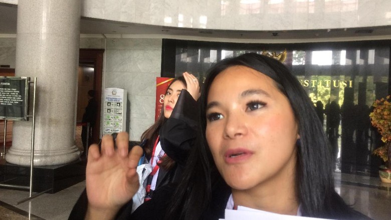 Ini Pengacara Cantik Pendamping OC Kaligis dalam Sidang di MK Ini Pengacara Cantik Pendamping OC Kaligis dalam Sidang di MK