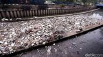 Foto: Kali Cideng Kembali Kumuh dan Penuh Sampah
