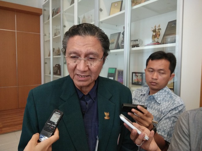 Ketum IDI menanggapi kasus yang terjadi pada bayi Debora. Foto: M Reza Sulaiman/detikHealth Ketum IDI menanggapi kasus yang terjadi pada bayi Debora. Foto: M Reza Sulaiman/detikHealth