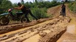 Beratnya Jalan Menuju Desa Terdepan di Batas Indonesia-Malaysia