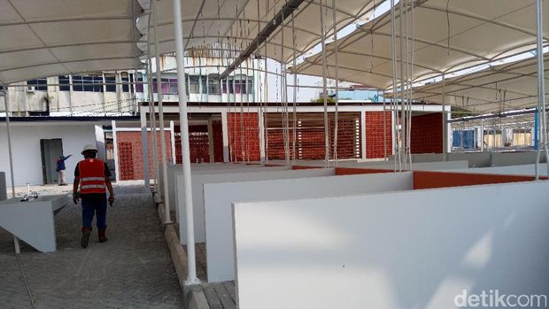 Gubernu DKI Djarot S Hidayat memantau revitalisasi Kota Tua dan Kalijodo.