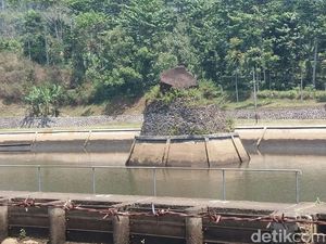 Unik dan Melegenda, Batu Eon Jadi Obyek Wisata Baru di Bandung