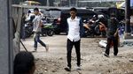 Foto: Parkir Liar Persempit Jalan di Depan Polres Jaktim