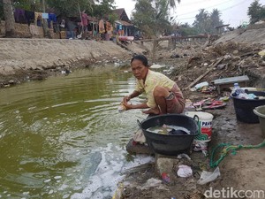 Cuma 100 Km dari Jakarta, Warga Cuci Baju Pakai Air Menghijau