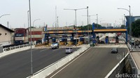Jalan bebas hambatan yang terhubung ke Pelabuhan Tanjung Priok ini diketahui memang masih digratiskan.