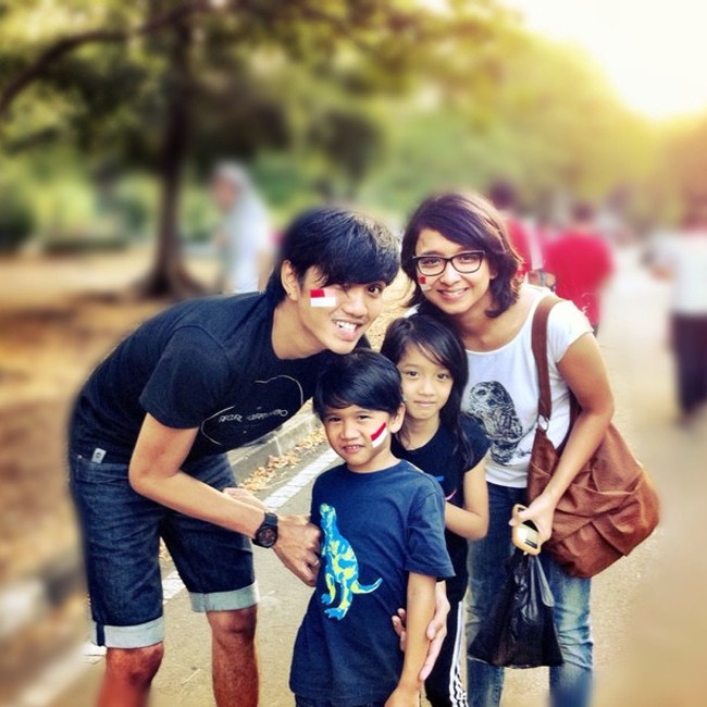 Vokalis Sheila on 7 Akhdiyat Duta Modjo atau yang akrab disapa Duta menikah dengan mantan pesinetron Adelia Lontoh. Foto: Instagram