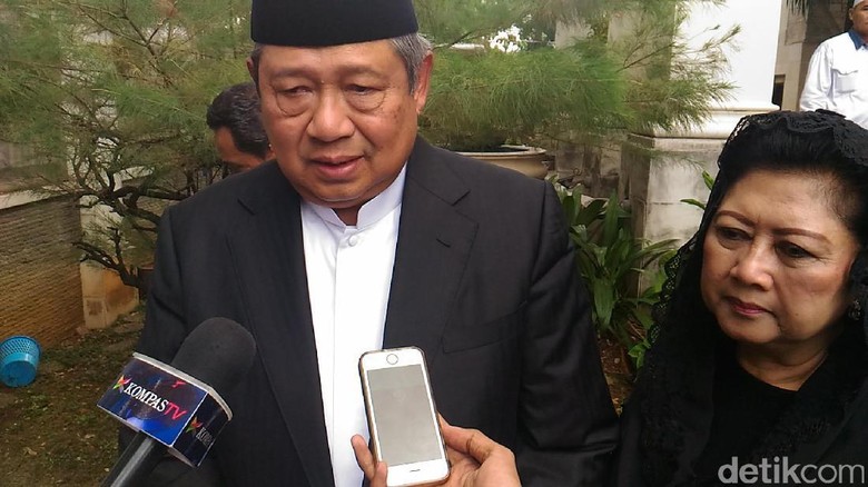 SBY: Almarhumah Ibu Nani Pendamping Setia Hamzah Haz SBY: Almarhumah Ibu Nani Pendamping Setia Hamzah Haz