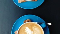 Kandungan kafein pada kopi dan teh dapat memperlancar saluran pencernaan. Daripada mengonsumsi minuman manis yang dapat menyebabkan penambahan berat badan, lebih baik minum kopi atau teh. Foto: Istimewa