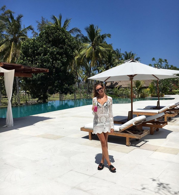 Selain ke Bali, Bridie juga sempat mampir ke Gili Trawangan. Ia bahkan menginap di Pondok Santi yang biayanya mencapai 2 jutaan per malam (@bridiewilkins/Instagram) Selain ke Bali, Bridie juga sempat mampir ke Gili Trawangan. Ia bahkan menginap di Pondok Santi yang biayanya mencapai 2 jutaan per malam (@bridiewilkins/Instagram)
