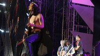 Namun beberapa di antaranya ada juga lagu cover, seperti ‘Kelelawar’ dari Koes Plus. Foto: Dicky/detikHOT