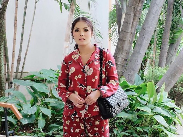 Dikabarkan Cekcok, Nindy, Ririn Ekawati, dan Ashanty akan Liburan ke Bali Dikabarkan Cekcok, Nindy, Ririn Ekawati, dan Ashanty akan Liburan ke Bali