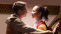 Hubungan percintaan remaja digambarkan dengan begitu brutal di film Posesif garapan Edwin. Bukan sekadar film drama remaja. Foto: Adipati Dolken dan Putri Marino dalam Posesif (instagram)