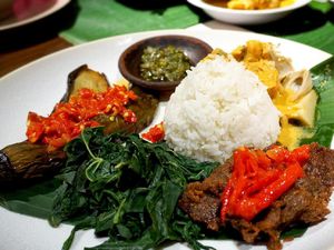 Ini 10 Makanan Enak yang Bikin Ngidam dan Gagal Diet