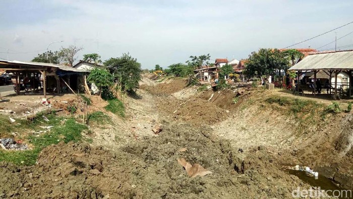 1.229 Bangunan Liar Sepanjang Aliran Sungai di Brebes akan Dibongkar