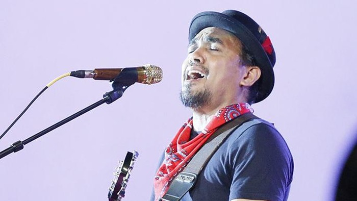 Kelompok Penerbang Roket x Glenn Fredly